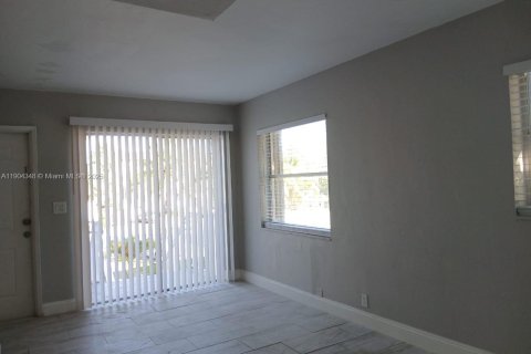 Apartment in Oakland Park, Florida 2 bedrooms № 1954905 - photo 5