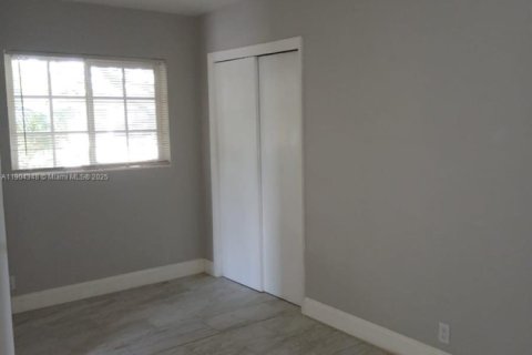 Apartment in Oakland Park, Florida 2 bedrooms № 1954905 - photo 7