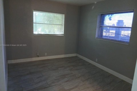 Apartment in Oakland Park, Florida 2 bedrooms № 1954905 - photo 11