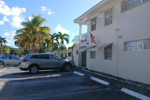 Apartment in Oakland Park, Florida 2 bedrooms № 1954905 - photo 2