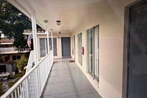 Apartment in Oakland Park, Florida 2 bedrooms № 1954905 - photo 16