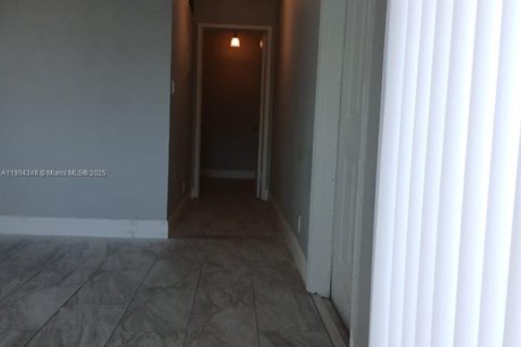 Apartment in Oakland Park, Florida 2 bedrooms № 1954905 - photo 6