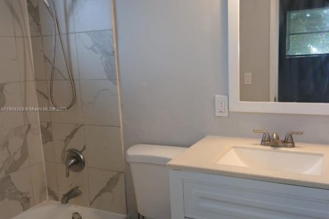 Apartment in Oakland Park, Florida 2 bedrooms № 1954905 - photo 13