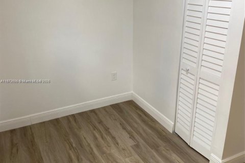 Casa en alquiler en Miami, Florida, 3 dormitorios № 1925898 - foto 5