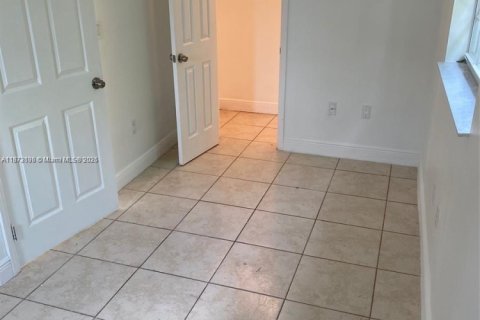 Casa en alquiler en Miami, Florida, 3 dormitorios № 1925898 - foto 6