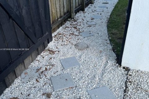 Casa en alquiler en Miami, Florida, 3 dormitorios № 1925898 - foto 7