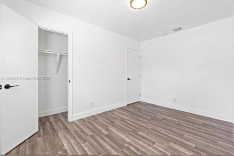 House in Fort Lauderdale, Florida 3 bedrooms, 83.61 sq.m. № 1830156 - photo 13