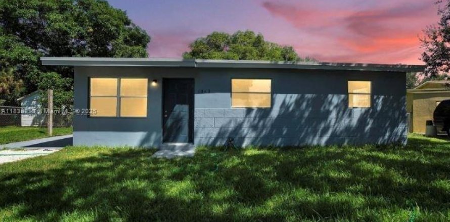 House in Fort Lauderdale, Florida 3 bedrooms, 83.61 sq.m. № 1830156