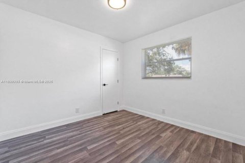 House in Fort Lauderdale, Florida 3 bedrooms, 83.61 sq.m. № 1830156 - photo 15