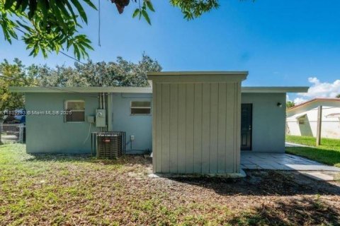 House in Fort Lauderdale, Florida 3 bedrooms, 83.61 sq.m. № 1830156 - photo 20
