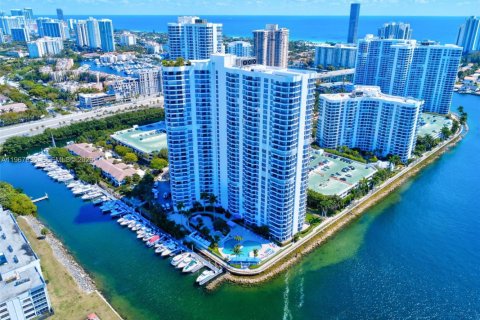 Condominio en venta en Aventura, Florida, 2 dormitorios, 101.36 m2 № 2029166 - foto 15