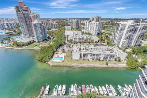 Condominio en venta en Aventura, Florida, 2 dormitorios, 101.36 m2 № 2029166 - foto 14