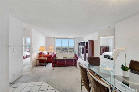 Condominio en venta en Aventura, Florida, 2 dormitorios, 101.36 m2 № 2029166 - foto 3