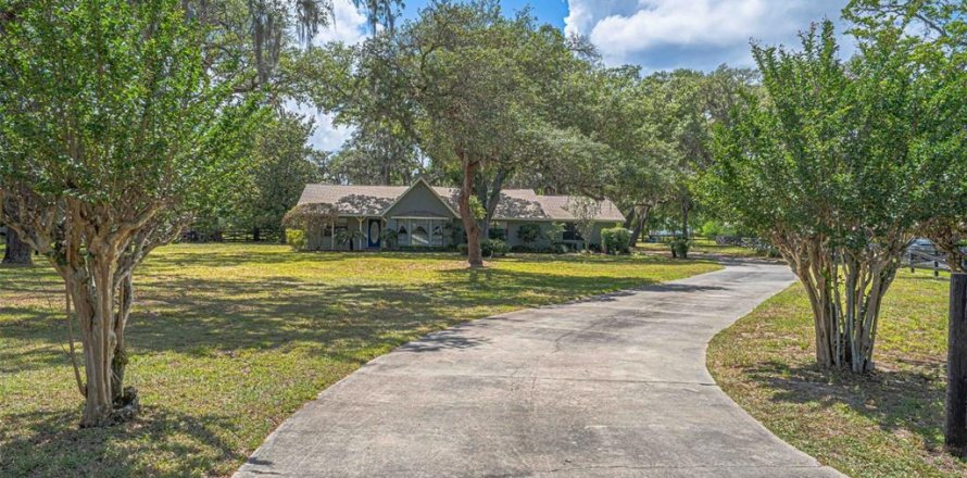 Villa ou maison à Ocala, Floride 3 chambres, 150.32 m2 № 2131158