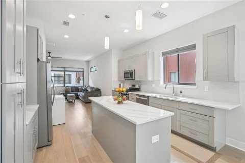 Adosado en venta en Saint Petersburg, Florida, 3 dormitorios, 194.07 m2 № 1835278 - foto 7