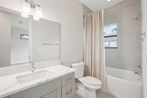 Adosado en venta en Saint Petersburg, Florida, 3 dormitorios, 194.07 m2 № 1835278 - foto 18