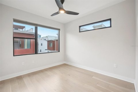 Adosado en venta en Saint Petersburg, Florida, 3 dormitorios, 194.07 m2 № 1835278 - foto 17
