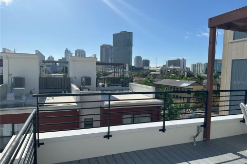 Adosado en venta en Saint Petersburg, Florida, 3 dormitorios, 194.07 m2 № 1835278 - foto 26