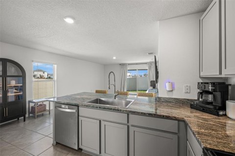 House in Dade City, Florida 3 bedrooms, 145.48 sq.m. № 2115225 - photo 21