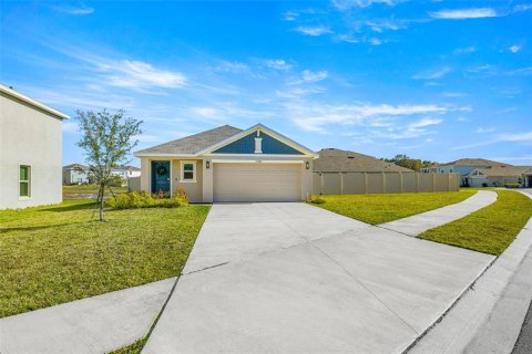 House in Dade City, Florida 3 bedrooms, 145.48 sq.m. № 2115225 - photo 5