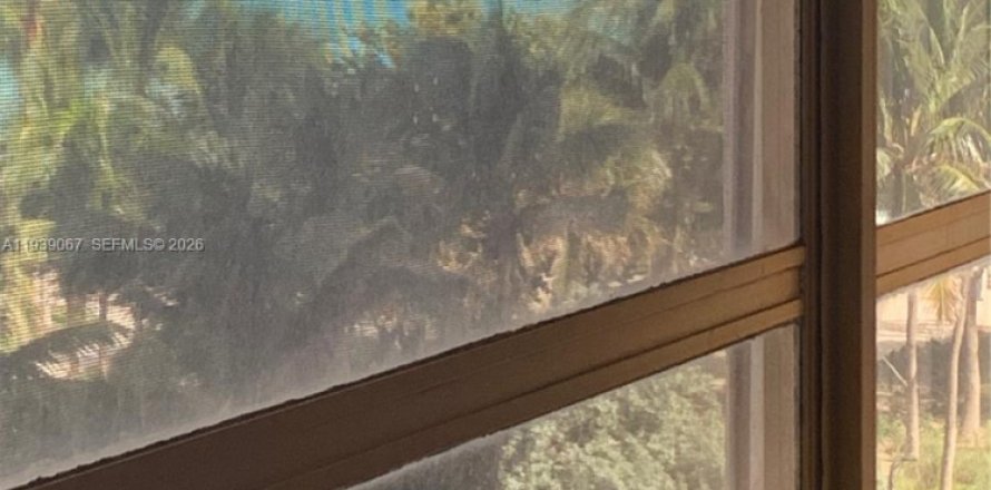 Estudio en el Condominio en Sunny Isles Beach, Florida  № 1996782