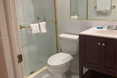 Condominio en alquiler en Sunny Isles Beach, Florida, 38.09 m2 № 1996782 - foto 7