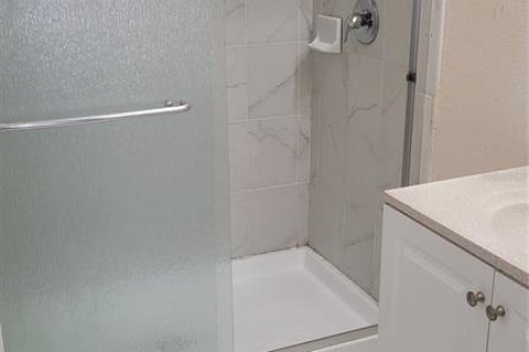 Copropriété à louer à Orlando, Floride: 2 chambres, 108.23 m2 № 2415369 - photo 9