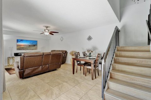 Townhouse in West Palm Beach, Florida 2 bedrooms, 114.83 sq.m. № 2247247 - photo 19