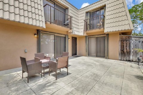 Townhouse in West Palm Beach, Florida 2 bedrooms, 114.83 sq.m. № 2247247 - photo 5