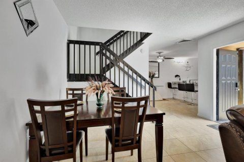 Townhouse in West Palm Beach, Florida 2 bedrooms, 114.83 sq.m. № 2247247 - photo 8