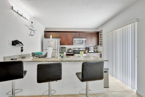 Townhouse in West Palm Beach, Florida 2 bedrooms, 114.83 sq.m. № 2247247 - photo 16