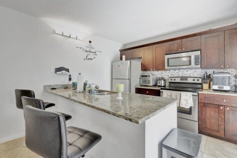 Townhouse in West Palm Beach, Florida 2 bedrooms, 114.83 sq.m. № 2247247 - photo 15