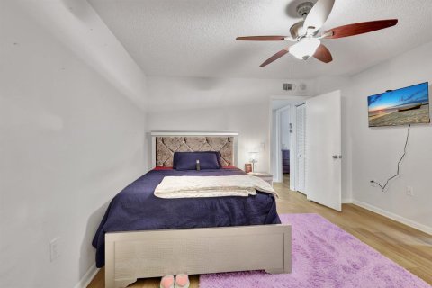 Townhouse in West Palm Beach, Florida 2 bedrooms, 114.83 sq.m. № 2247247 - photo 23