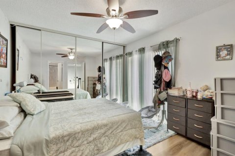 Townhouse in West Palm Beach, Florida 2 bedrooms, 114.83 sq.m. № 2247247 - photo 30