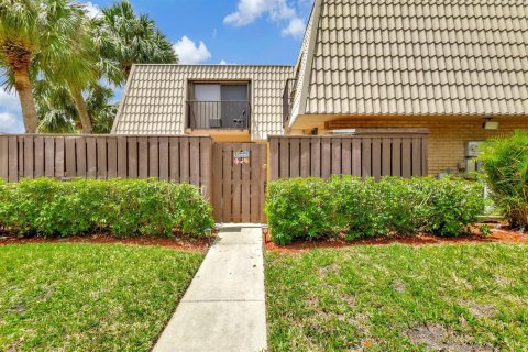 Townhouse in West Palm Beach, Florida 2 bedrooms, 114.83 sq.m. № 2247247