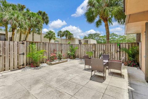 Townhouse in West Palm Beach, Florida 2 bedrooms, 114.83 sq.m. № 2247247 - photo 4