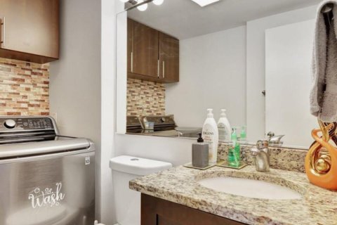 Townhouse in West Palm Beach, Florida 2 bedrooms, 114.83 sq.m. № 2247247 - photo 12