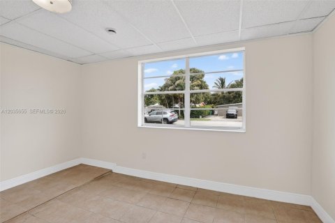 House in Sunrise, Florida 3 bedrooms, 105.54 sq.m. № 2244233 - photo 20