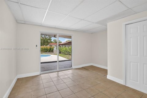 House in Sunrise, Florida 3 bedrooms, 105.54 sq.m. № 2244233 - photo 15