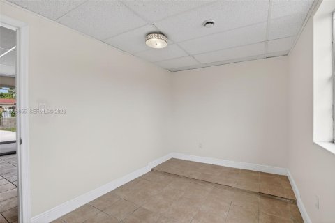 House in Sunrise, Florida 3 bedrooms, 105.54 sq.m. № 2244233 - photo 21