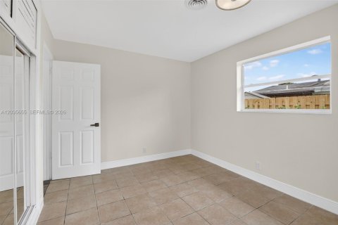 House in Sunrise, Florida 3 bedrooms, 105.54 sq.m. № 2244233 - photo 26