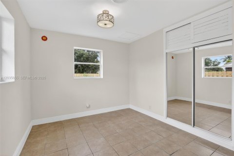 House in Sunrise, Florida 3 bedrooms, 105.54 sq.m. № 2244233 - photo 24