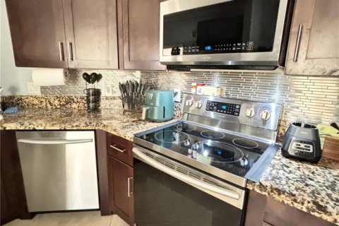 House in Coconut Creek, Florida 4 bedrooms, 140.75 sq.m. № 1880234 - photo 7