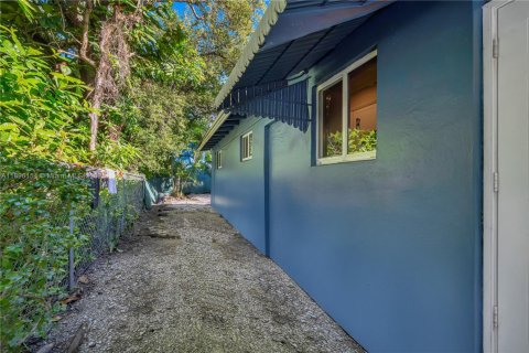House in Miami, Florida 3 bedrooms, 104.05 sq.m. № 1948910 - photo 17