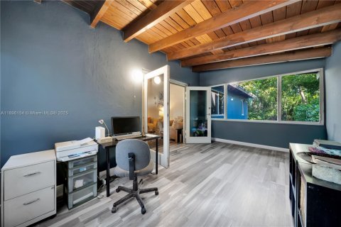 House in Miami, Florida 3 bedrooms, 104.05 sq.m. № 1948910 - photo 8