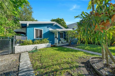 House in Miami, Florida 3 bedrooms, 104.05 sq.m. № 1948910 - photo 4