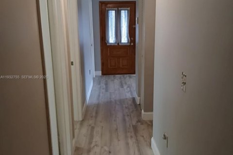 Купить виллу или дом в Майами, Флорида 4 спальни, 129.78м2, № 1991603 - фото 13