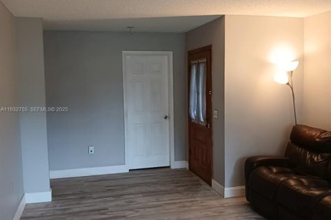 Купить виллу или дом в Майами, Флорида 4 спальни, 129.78м2, № 1991603 - фото 5