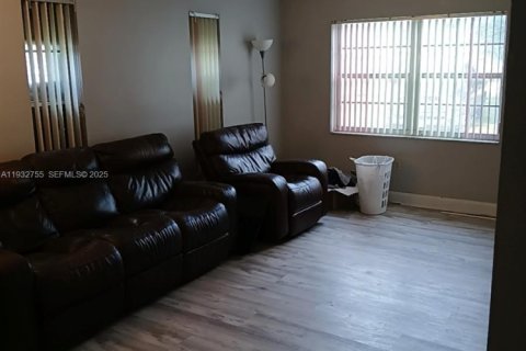 Купить виллу или дом в Майами, Флорида 4 спальни, 129.78м2, № 1991603 - фото 4