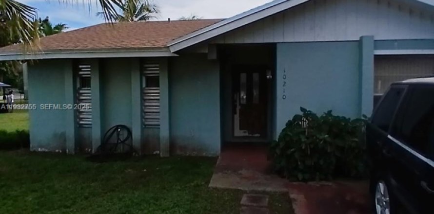 Дом в Майами, Флорида 4 спальни, 129.78м2 № 1991603